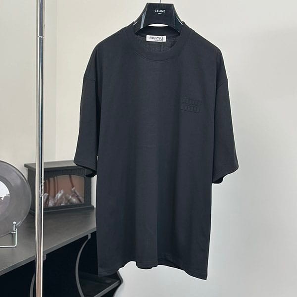 ブティック♪ミュウミュウ ロゴパッチ ロング コットンTシャツ フェイク 2色 myt55086